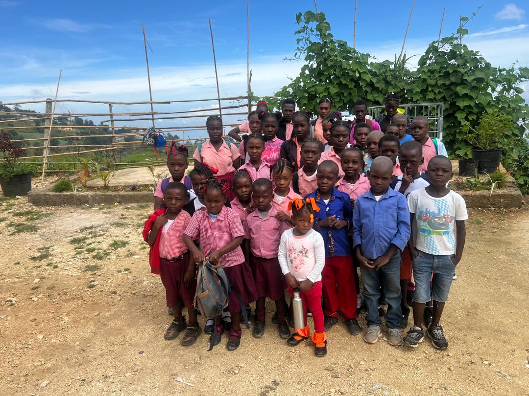 Photo of school children in Haiti